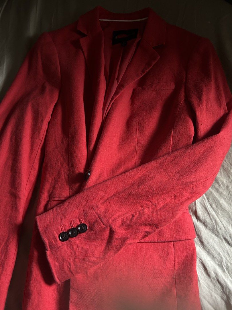 RED BLAZER (Category: Coats, Jackets and Outerwear) located in Marikina City. Submitted by sunoo00 (Listing ID 1451980689, Image 3). Description: can fit small to medium (no flaws).