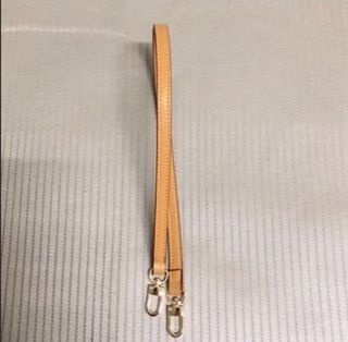 (Category: ) located in . Submitted by buysellcloset (Listing ID 1451992312, Image 1). Description: .