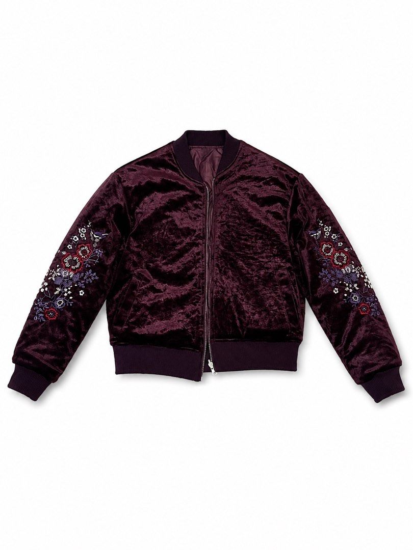 Reversible Puffer Jacket /Velvet Embroidered Bomber Jacket (Category: Coats, Jackets and Outerwear) located in Manila. Submitted by ceeej04 (Listing ID 1452002706, Image 2). Description: * Stylish reversible design – two unique looks in one jacket * One side features a luxurious velvet finish with elegant floral embroidery on the sleeves * Reverse side has a quilted puffer design for a classic, everyday look * Soft, lightweight, and warm for cool