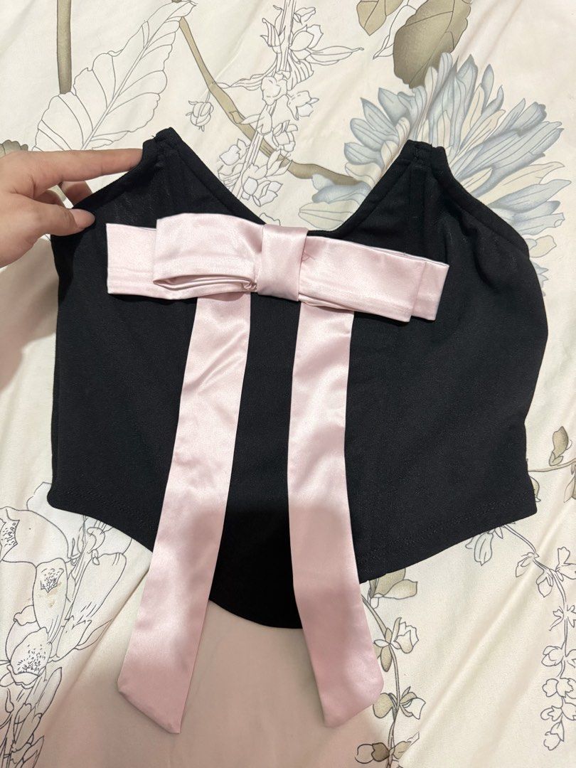 Ribbon top (Category: Others Tops) located in Taguig. Submitted by chen.preloveddd (Listing ID 1451966731, Image 2). Description: - Used once size small fits xs-small - No issues just declutter 📍 Taguig south signal .