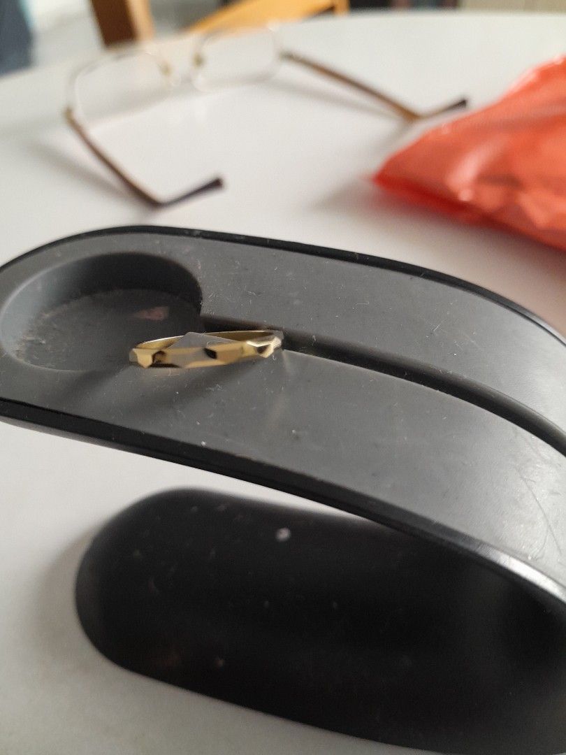 Ring (Category: Rings) located in Singapore. Submitted by doris_sng (Listing ID 1451964110, Image 3). Description: .