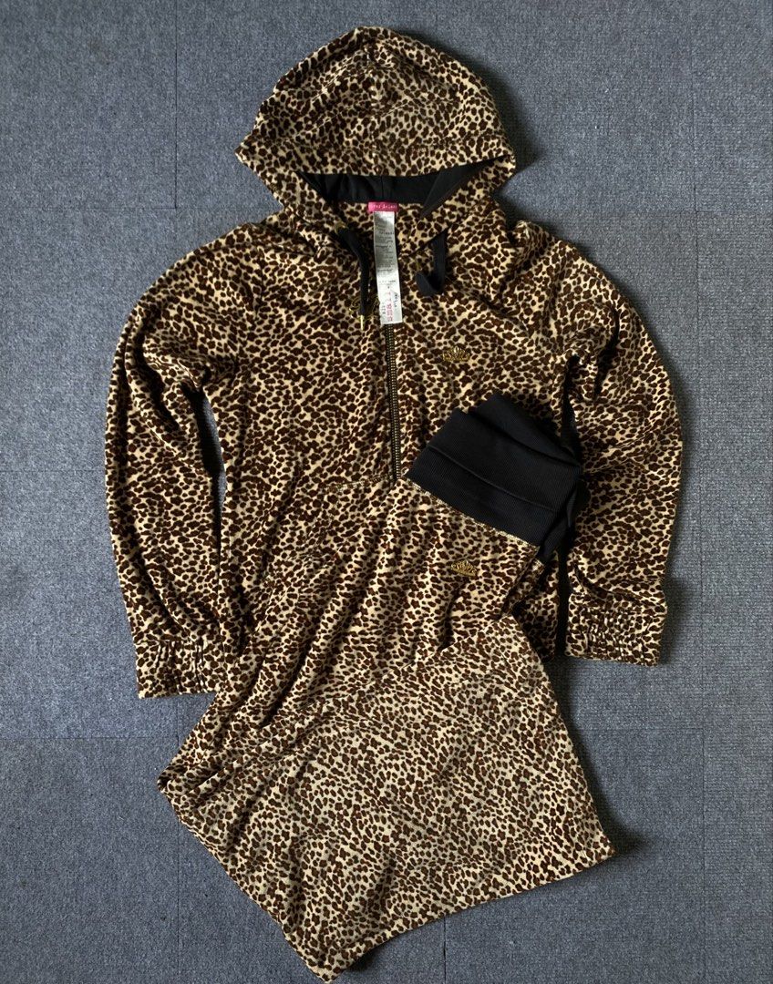 River island set jacket /pants (Category: Coats, Jackets and Outerwear) located in Manila. Submitted by sixbysix (Listing ID 1452053986, Image 1). Description: Size Small Condition 9/10 Color rate 9/10 Issue none.