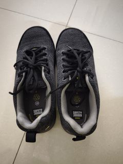 (Category: ) located in . Submitted by Cheang (Listing ID 1451978885, Image 1). Description: .
