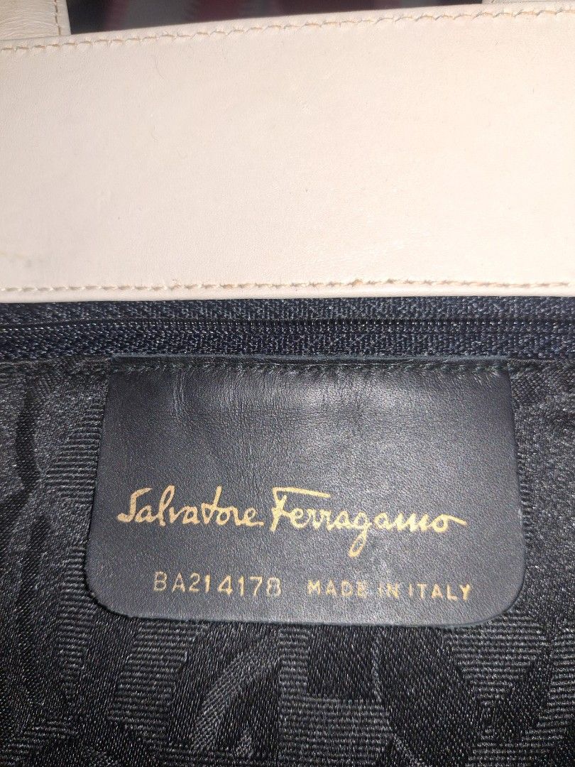 Salvatore Ferragamo white bag (Category: Luxury Bags & Wallets) located in Iloilo. Submitted by lennox_finds (Listing ID 1452049104, Image 2). Description: Salvatore Ferragamo white leather mini bag Issues can be seen in the photo Meet up, Drop off, or Pick up Mop: gcash or cash 📍iloilo city .