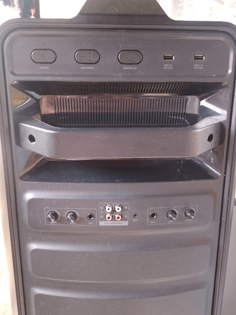 SAMSUNG bluetooth speaker (Category: Soundbars, Speakers & Amplifiers) located in Trece Martires City. Submitted by jao1987 (Listing ID 1451905907, Image 3). Description: For Sale! no issue! good as new! for interested kindly pm me #09941220261 #09311226432.