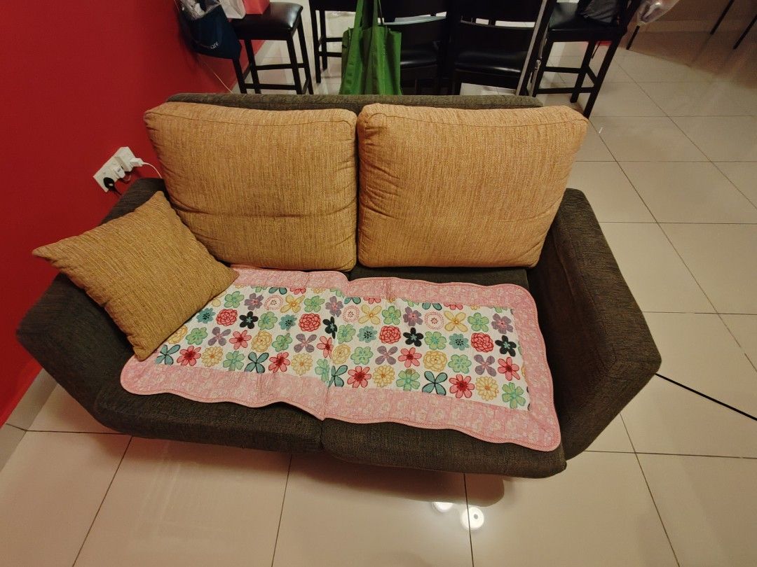 Second Hand Sofa (Category: Sofas) located in Masai. Submitted by drinker91 (Listing ID 1452045395, Image 2). Description: Self collect JB SKUDAI.