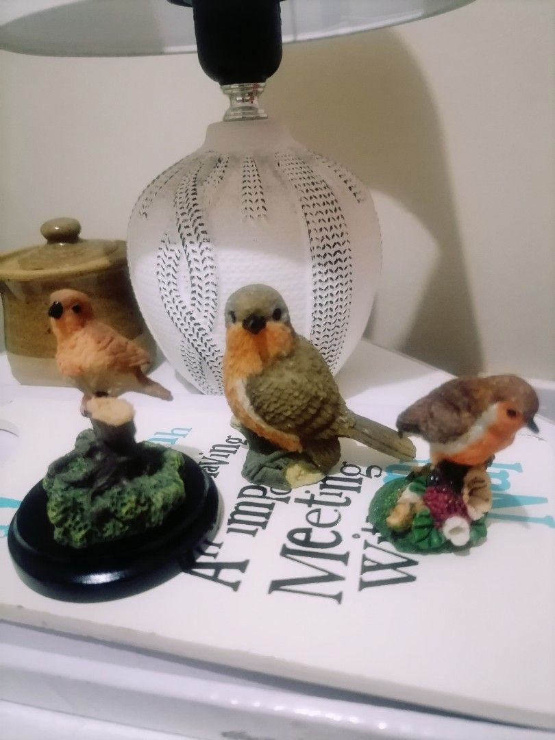 Set of 3 Robin Bird Figurines (Category: Figurines & Statues) located in Malaybalay. Submitted by thevintagevibes (Listing ID 1452039364, Image 1). Description: - Set of 3 charming robin bird figurines. - Each figurine features a unique, detailed pose. - Ideal for displaying together on shelves or desks. - A perfect gift for bird enthusiasts or anyone who loves decorative items. - Adds a delightful and charming touch to any living space..