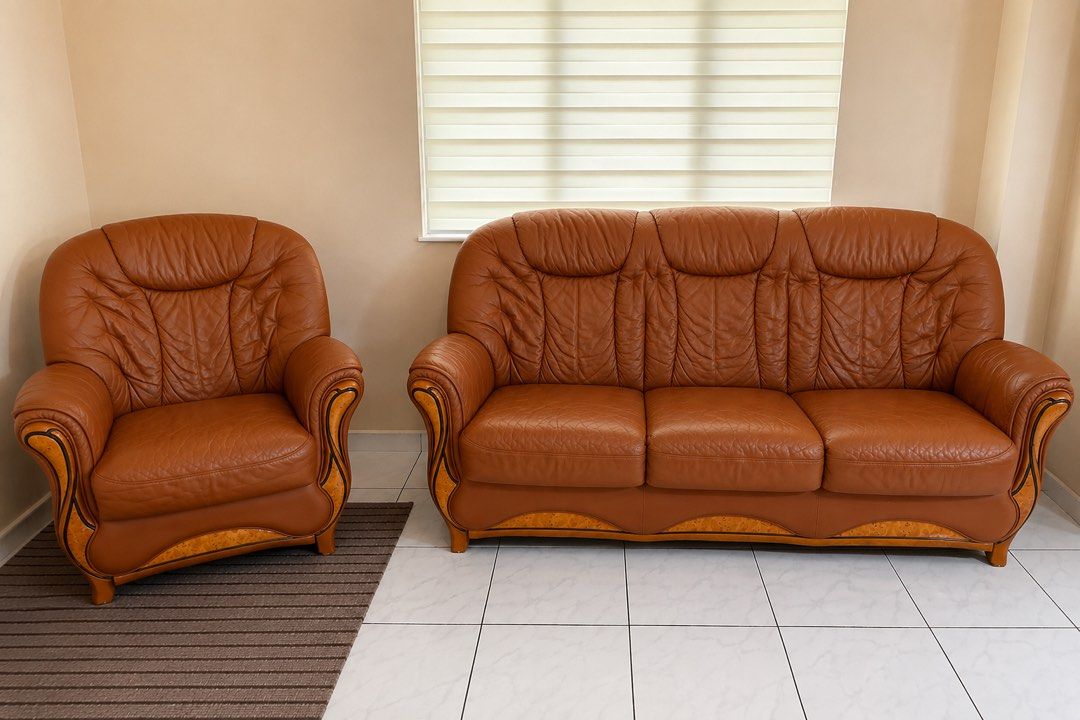 Set sofa (Category: Sofas) located in Selayang. Submitted by syahrulfa (Listing ID 1451929501, Image 2). Description: Very good condion . .