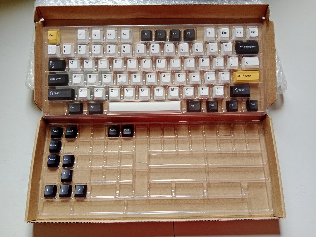 Sikakeyb Dye-sub 84-key Pbt Keycap Set (Category: Computer Keyboard) located in Bayambang. Submitted by lucky_faststar_74a229 (Listing ID 1451921359, Image 1). Description: Sikakeyb Dye-sub 84-key Pbt Keycap Set Total Keys: 84 keys Profile: Cherry Profile Material: PBT Printing Method: Dye-sub.