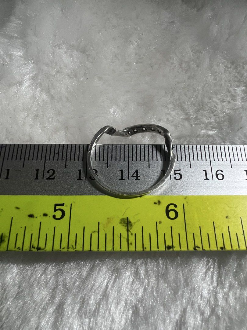 Silver Ring (Category: Accessories) located in Subang Jaya. Submitted by miles1713 (Listing ID 1452068896, Image 1). Description: This is very thin silver ring, It’s tested silver with 18k solutions .