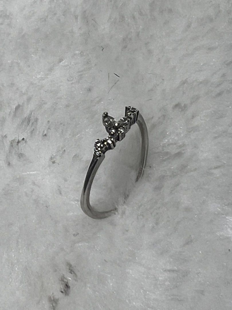 Silver Ring (Category: Accessories) located in Subang Jaya. Submitted by miles1713 (Listing ID 1452069211, Image 2). Description: Its stamped s925 And tested silver using 18k solutions .