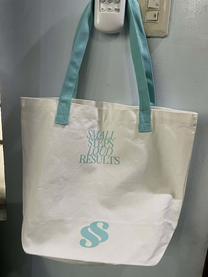 Small steps tote bag (Category: Tote Bags) located in Dagupan City. Submitted by chichi_declutter (Listing ID 1451906016, Image 1). Description: -small steps tote bag.