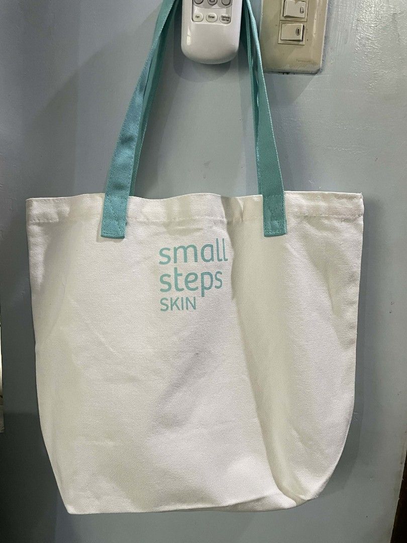 Small steps tote bag (Category: Tote Bags) located in Dagupan City. Submitted by chichi_declutter (Listing ID 1451906016, Image 2). Description: -small steps tote bag.