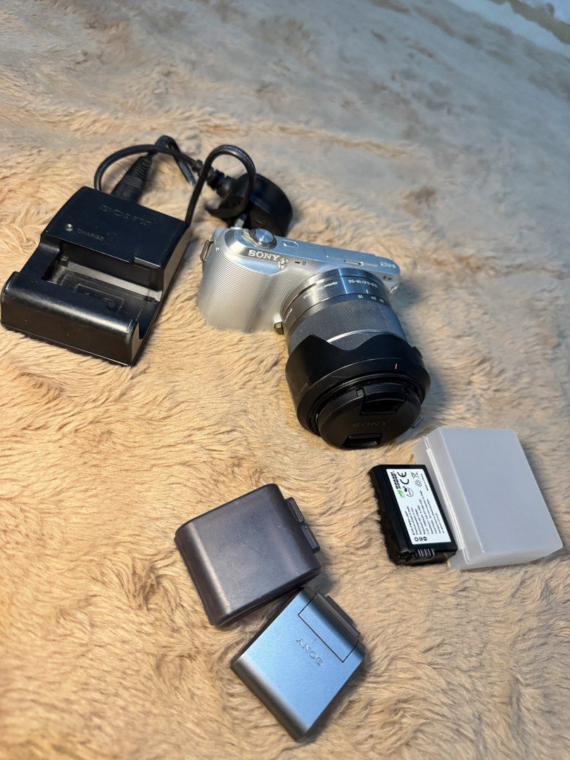 SONY NEX C-3 (Category: Cameras) located in Manila. Submitted by dubai.owl (Listing ID 1452091347, Image 3). Description: Rarely used, in pretty good condition.