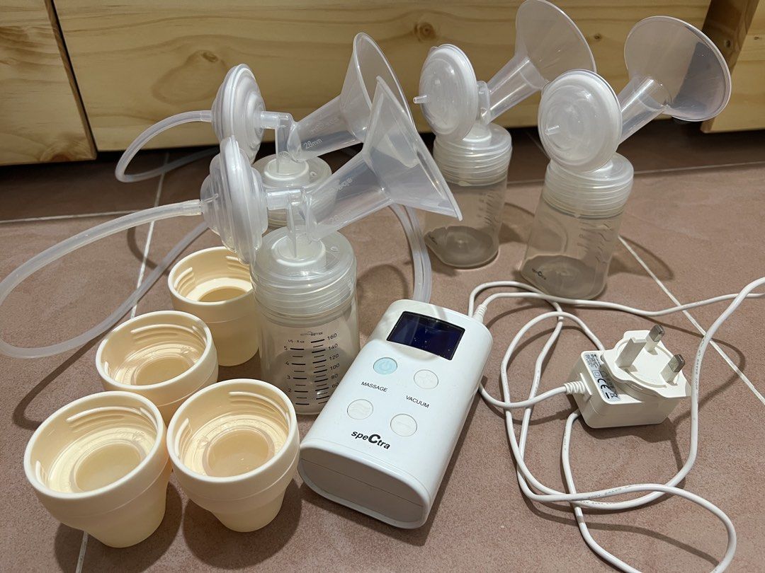 Spectra 9 plus 9+ 電動泵奶器 （分類：護理及餵哺 - 母乳及奶瓶）位於 Hong Kong。 由 llssssss 提交（商品編號 1452069595，圖片 1）。簡介： 一個電泵，連兩sets 奶瓶配件及充電插頭。 需要插住電線使用。