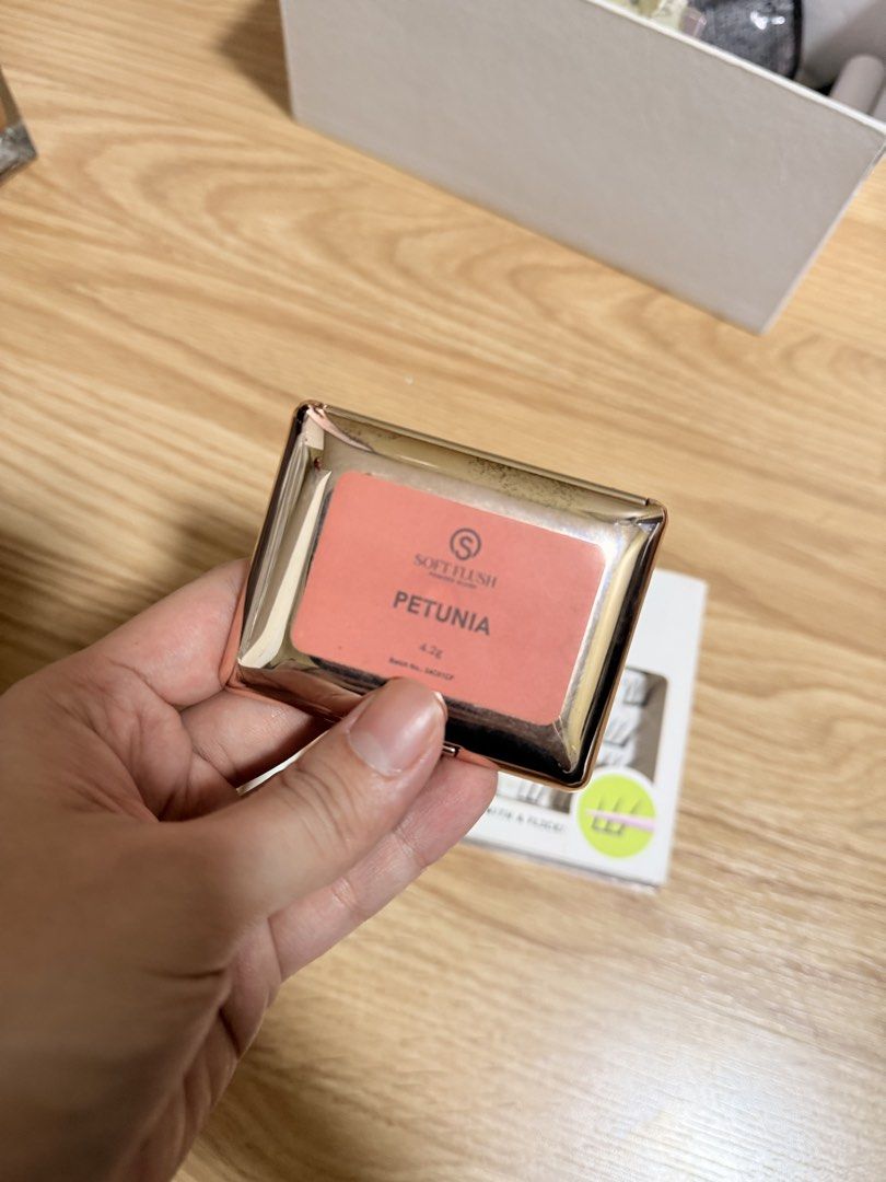 Spotlight Petunia Soft Touch Blush & Fabulash False Lashes (Category: Makeup) located in Las Pinas. Submitted by purjecollective (Listing ID 1452036274, Image 2). Description: - Soft Touch Blush in 'Petunia' (lovely peachy-pink shade) - free Fabulash Bespoke by Jelly Eugenio individual false lashes - Customize your lash look with individual lashes - Perfect for a quick makeup refresh - Bundle includes both items.