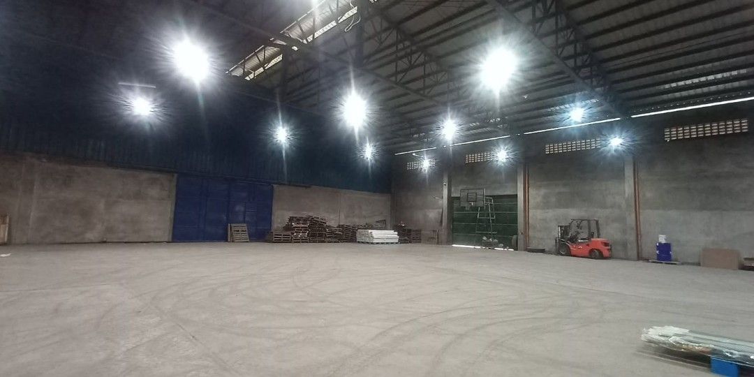 Storage Warehouse for lease balut tondo (Category: Commercial) located in Quezon City. Submitted by commercialforlease (Listing ID 1452074591, Image 1). Description: Warehouse for lease Balut Tondo 720sqm accessible 40ft container terms 2yr lease 3mos deposit 2mos advance good for parcel storage non food business call us if interested.