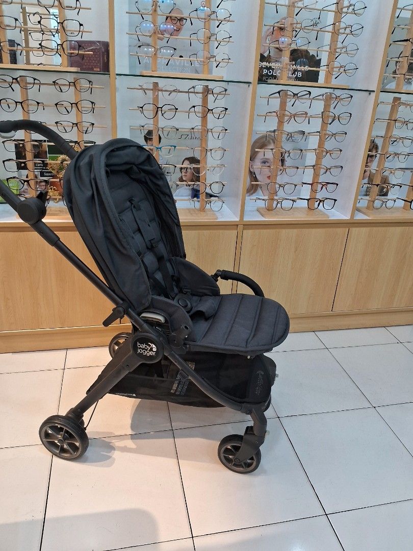 Stroller Branded Baby Jogger City Tour Lux Warna Granite #Stroler Cabin Size Mothercare Bugaboo Ergobaby Recaro Mima Xary Uppa Baby Jogger Babyzen Yoyo Mamas Papas Cybex Oyster Silvercross Stokke Chicco Graco Nuna Joie Mamaway Hybrid (Kategori: Kereta, Kursi Goyang & Gendongan Bayi) berada di Tangerang. Dikirim oleh kadean (ID iklan 1452035447, Gambar 2). Deskripsi: Stroller Branded Baby Jogger City Tour Lux Warna : Granite Include Backpack Bonus