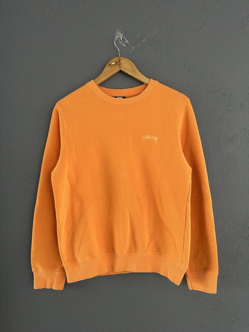 Stussy Laguna Crewneck (Category: Coats, Jackets and Outerwear) located in Pasig City. Submitted by worn2wice (Listing ID 1452024172, Image 1). Description: Size Small Measurements W 19 L 24 S 22.5 Excellent condition.