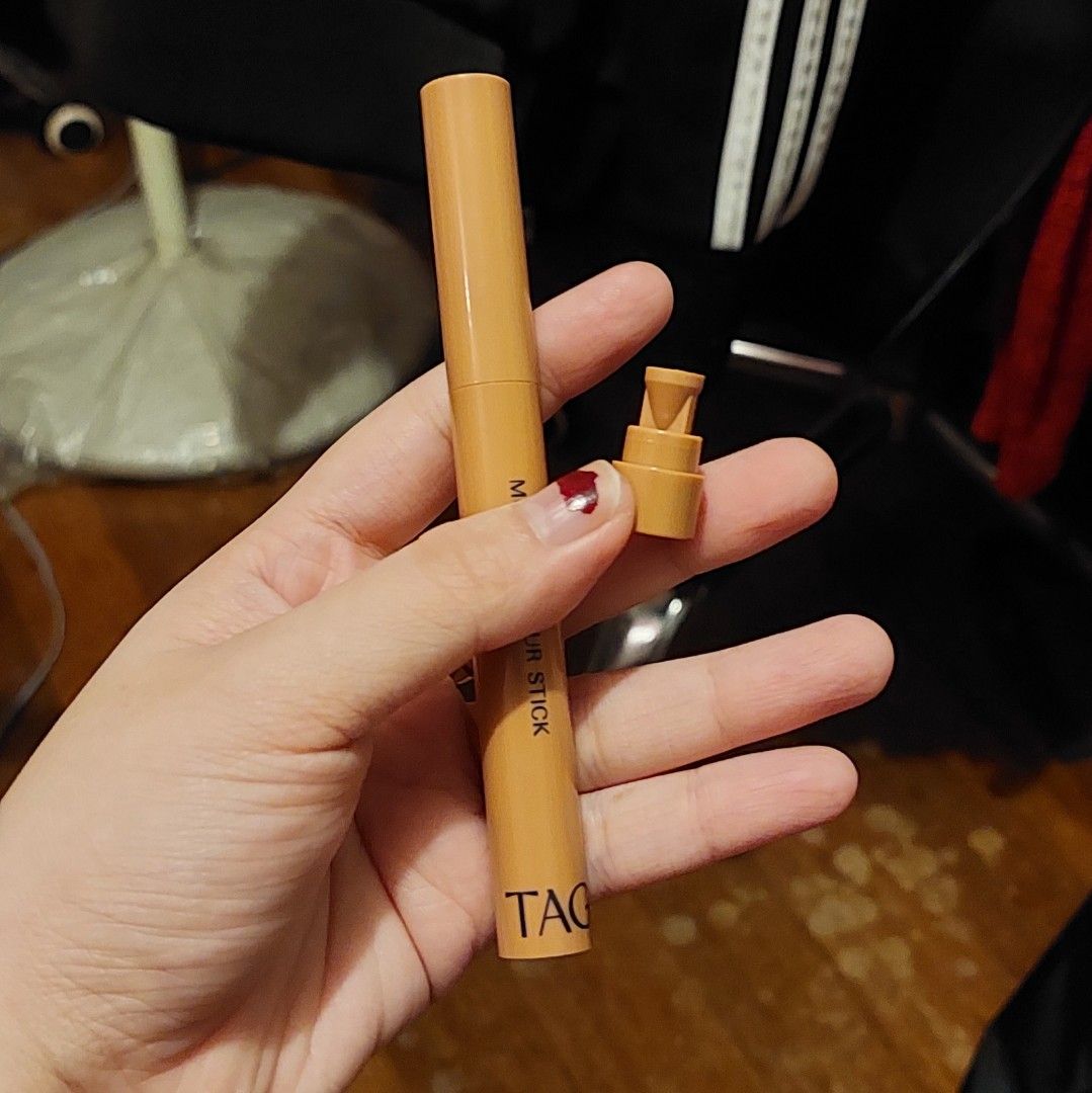 TAG Multi Contour Stick Makeup with sharpener (#03 Nude Rosy) (Category: Makeup) located in Quezon City. Submitted by goroakechilover (Listing ID 1452069384, Image 2). Description: Selling my TAG multi contour stick (#03 nude rosy shade). INFO: — made from Korea — expires on 2027.02.05 — has a sharpener included — did NOT use this. only sharpened it and swatched it (not my preferred shade and not my type of contour stick) — PHP 200-290+ on Sh0pee