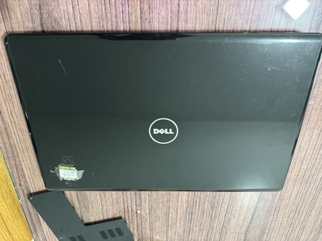 Take all nalangs (Category: Laptops & Notebooks) located in Valenzuela. Submitted by zuubee (Listing ID 1452038606, Image 2). Description: As is Scrap Laptop no display .