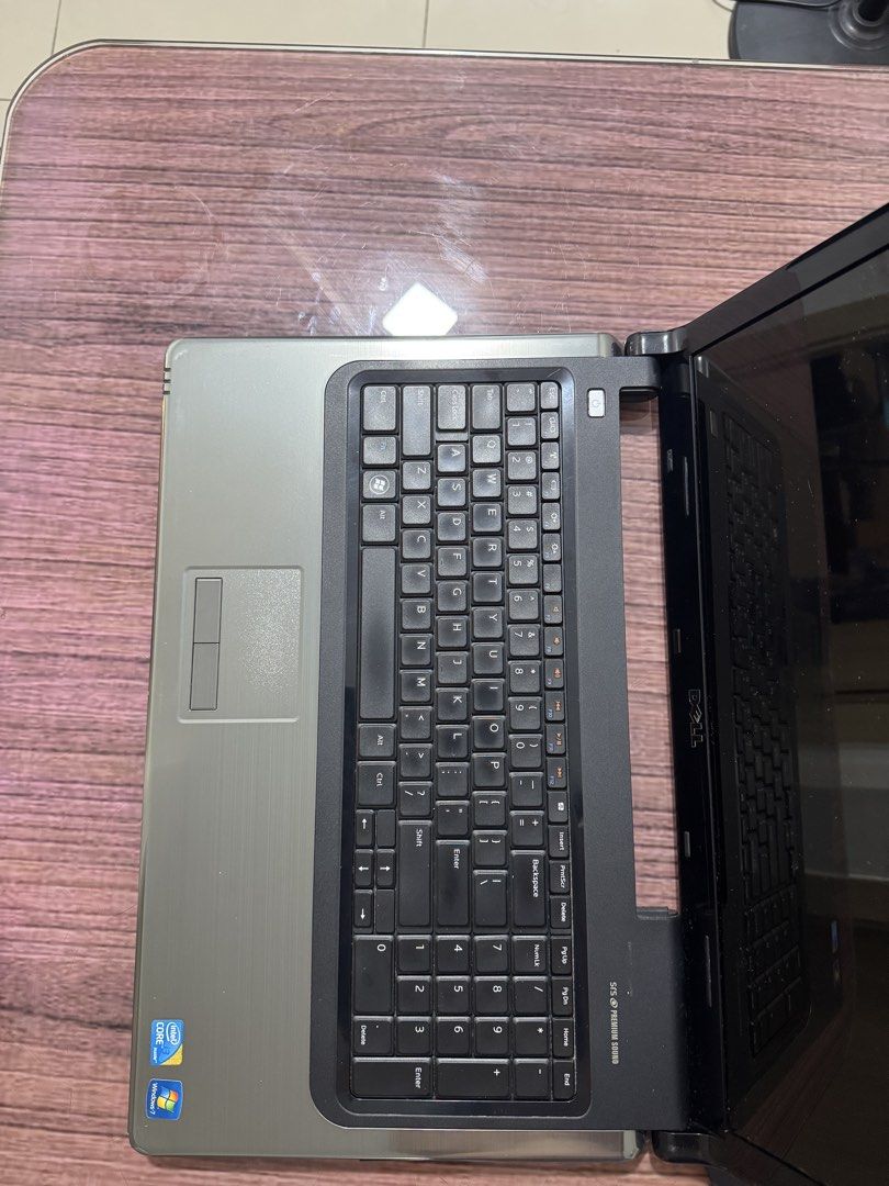 Take all nalangs (Category: Laptops & Notebooks) located in Valenzuela. Submitted by zuubee (Listing ID 1452038606, Image 1). Description: As is Scrap Laptop no display .