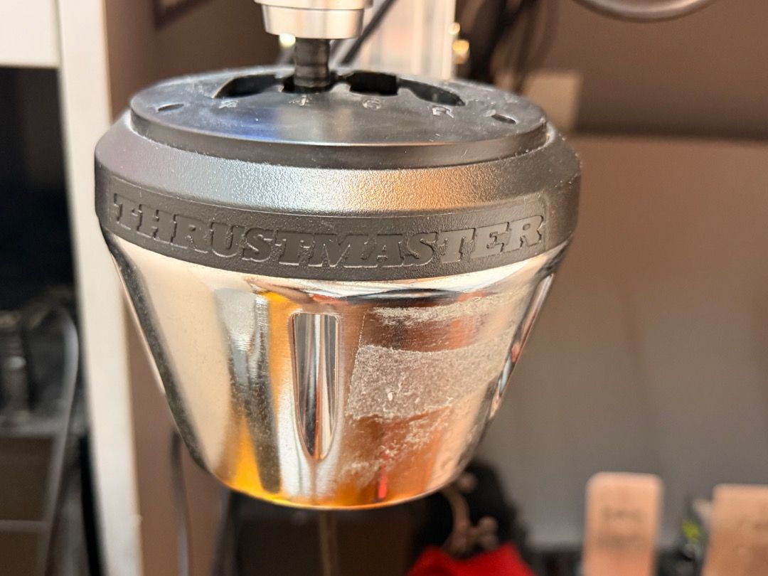 Thrustmaster TH8A Shifter （分類：手掣）位於 Hong Kong。 由 ty_08 提交（商品編號 1451948113，圖片 2）。簡介： PC/PS 一年半前買 收據要搵吓有冇 有盒 齊所有線 PS線 PC線 會跟返所有原裝件 改裝如下： 6速蓋板 短行程 真車波棍手感 Th8a mod 短波棍桿 淘寶波棍頭 。