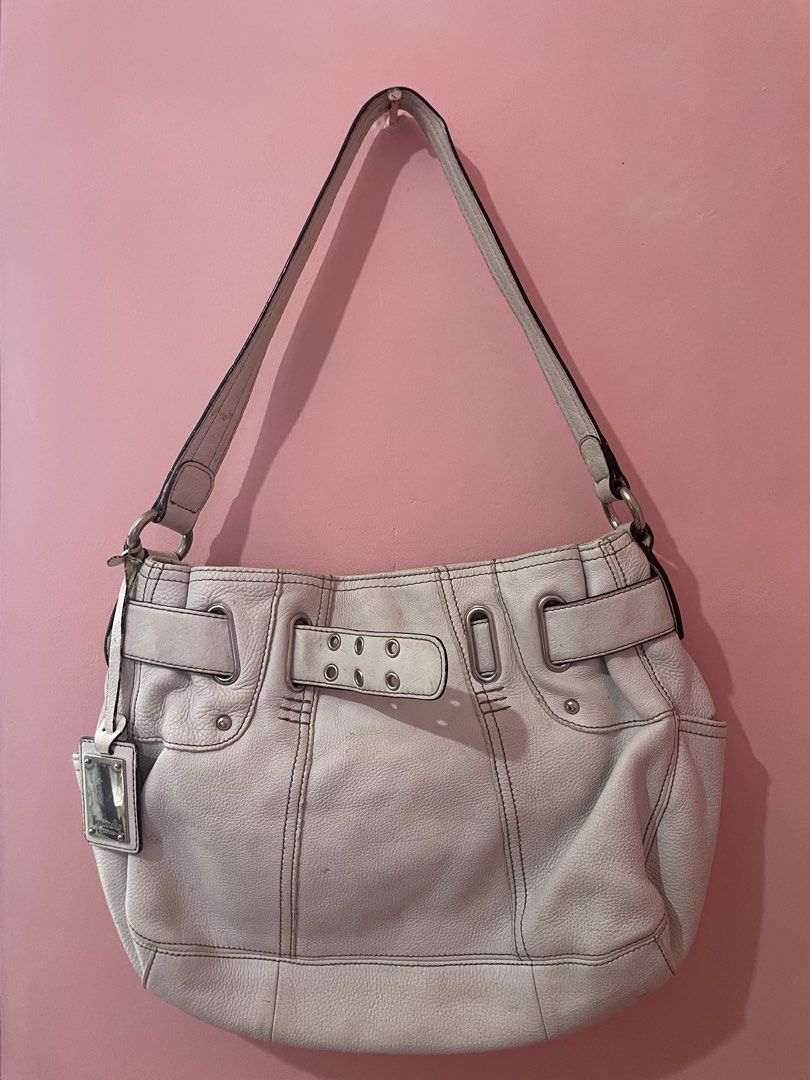 Tignanello Shoulder Bag (Category: Shoulder Bags) located in Mabalacat. Submitted by jun3finds (Listing ID 1451906544, Image 1). Description: 🩶 Tignanello Shoulder Bag - Needs wash, tag is worn out - Some hardware are tarnished - Bawal sa maarte 300 + SF.