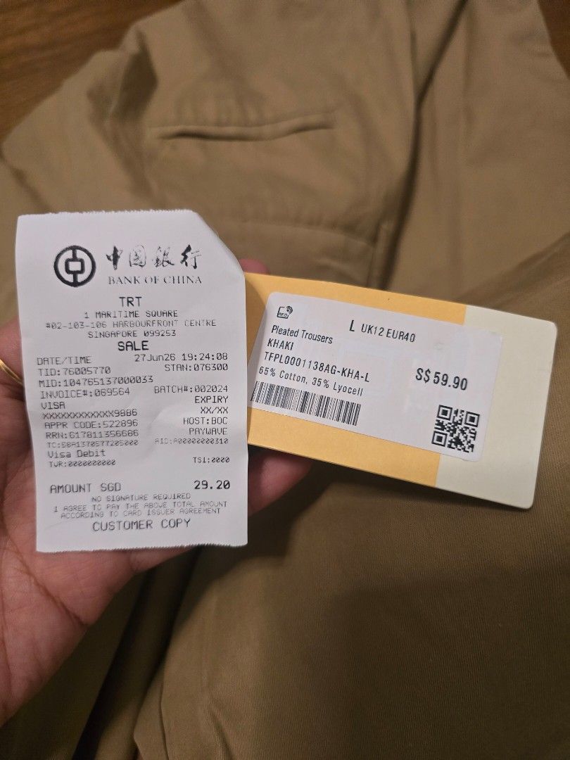 Trt (Category: Jeans & Leggings) located in Singapore. Submitted by trishmae13 (Listing ID 1451983643, Image 3). Description: nice and comfortable pant just too bulky for me.