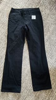 (Category: ) located in . Submitted by thriftbyaffizahelmi (Listing ID 1451924913, Image 1). Description: .