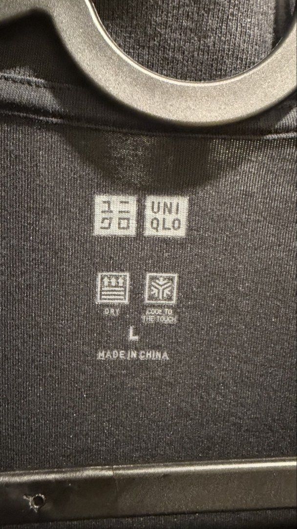 Uniqlo Black Polo Shirt (Category: Tshirts & Polo Shirts ) located in Muntinlupa City. Submitted by SFP33 (Listing ID 1452060068, Image 3). Description: Lightly used Size L Negotiable (just offer) PM for dimensions Shipping c/o buyer MOP: Unionbank/Gcash.