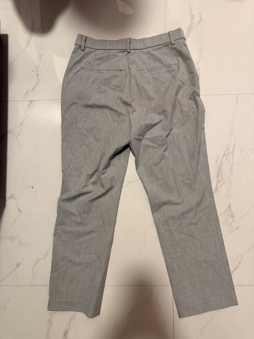 Uniqlo Gray Slacks (Category: Trousers) located in Bacoor. Submitted by wise_dominic (Listing ID 1451987247, Image 3). Description: .