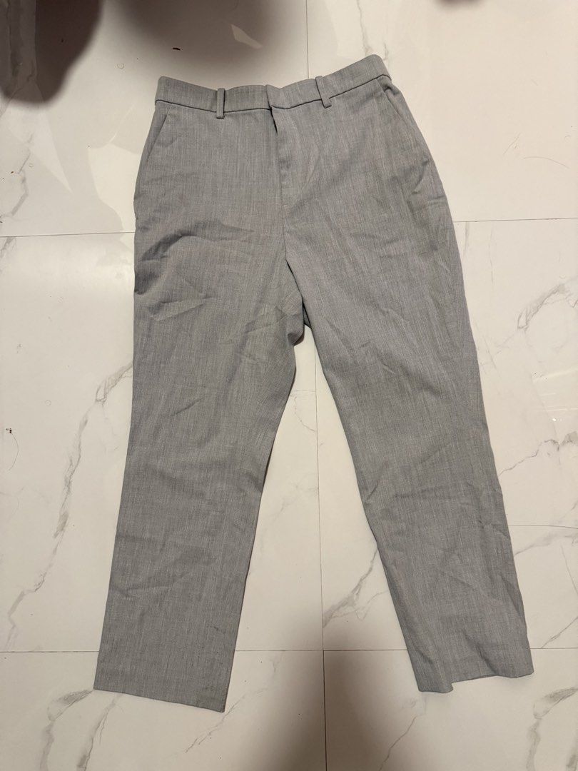 Uniqlo Gray Slacks (Category: Trousers) located in Bacoor. Submitted by wise_dominic (Listing ID 1451987247, Image 1). Description: .