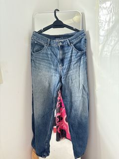 (Category: ) located in . Submitted by atiwardrobe (Listing ID 1451915040, Image 1). Description: .