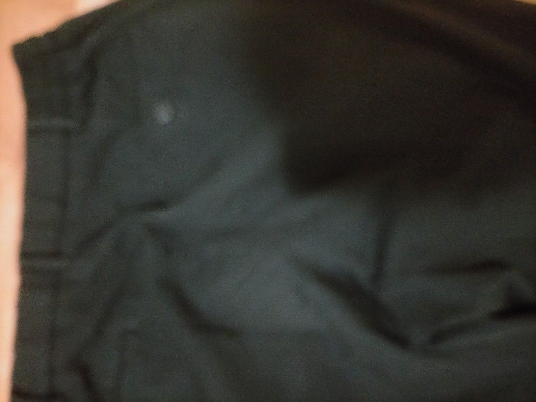 UNIQLO PLEATED TAPERED PANTS (Category: Chinos) located in Angeles City. Submitted by luigids (Listing ID 1452052393, Image 3). Description: SIZE MEDIUM ISSUE: WALANG TALI PERO MERONG REPLACEMENT WAIST: 30-36 LENGTH: 40 LOC: ANGELES CITY,PAMPANGA.