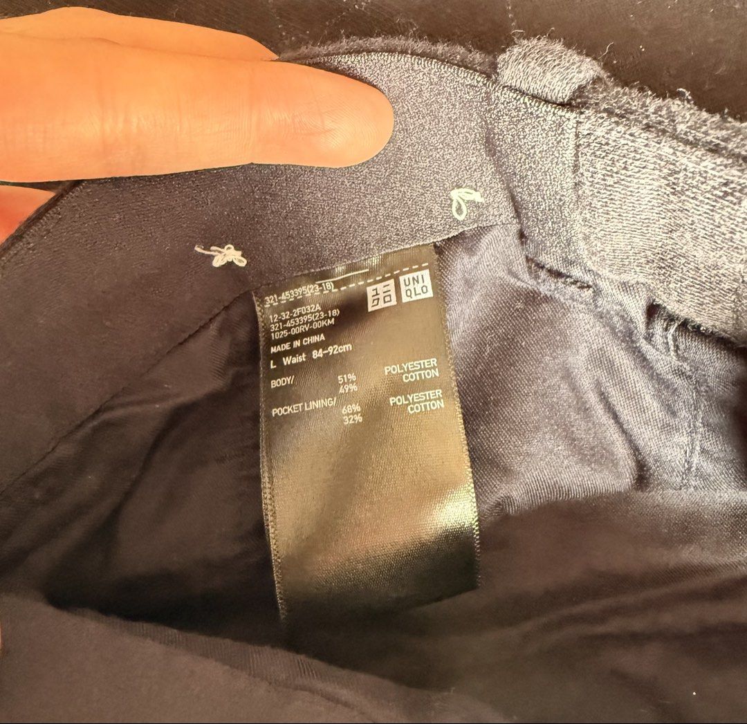 Uniqlo Trousers — Plaid in Gray (Category: Trousers) located in Taguig. Submitted by adridrp (Listing ID 1451903530, Image 3). Description: .