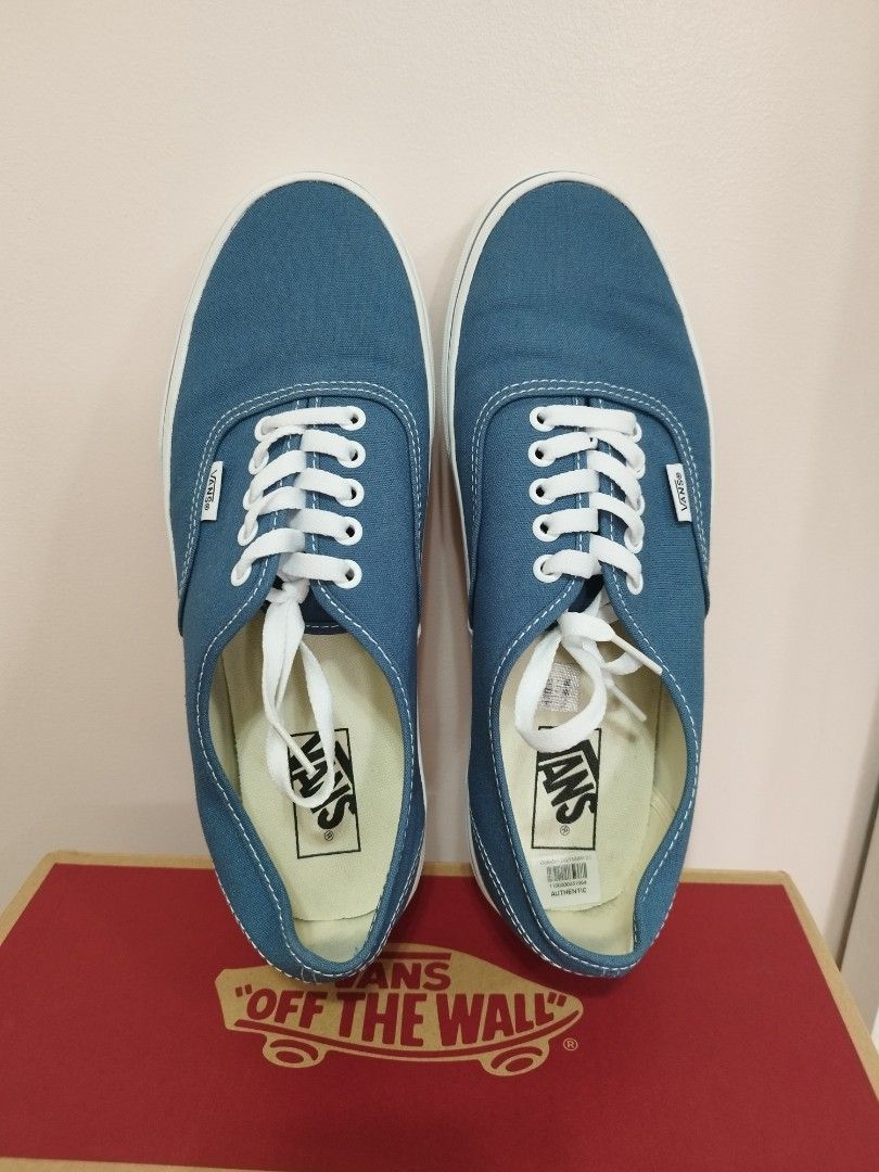 Vans Authentic Navy - Size 43EU - Like New with Box (Category: Sneakers) located in Makati City. Submitted by krishtyle (Listing ID 1451976356, Image 1). Description: Selling a pair of classic Vans Authentic in Navy Blue. Worn very few times and kept in excellent condition. Size: 43 EU / 10 US Men Condition: 9.5/10. Upper canvas is super clean. No heel drag, no noticeable scuffs, and minimal signs of wear on the bottom soles Inclusions: Comes wit