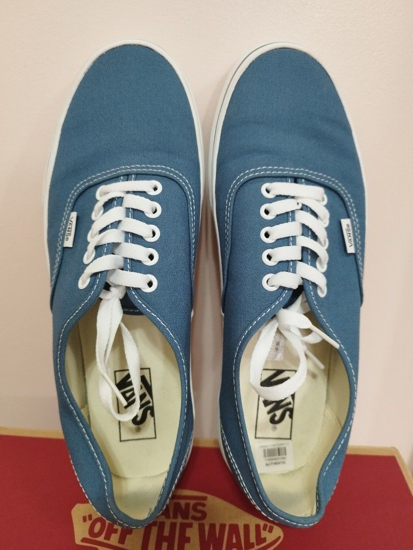 Vans Authentic Navy - Size 43EU - Like New with Box (Category: Sneakers) located in Makati City. Submitted by krishtyle (Listing ID 1451976356, Image 2). Description: Selling a pair of classic Vans Authentic in Navy Blue. Worn very few times and kept in excellent condition. Size: 43 EU / 10 US Men Condition: 9.5/10. Upper canvas is super clean. No heel drag, no noticeable scuffs, and minimal signs of wear on the bottom soles Inclusions: Comes wit