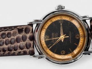 (Category: ) located in . Submitted by vintagewatches_sg (Listing ID 1451996350, Image 1). Description: .
