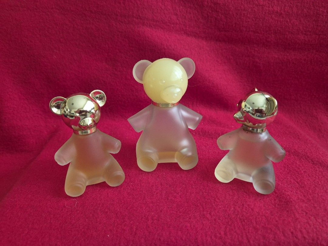 Vintage Avon collectibles (Category: Vintage Collectibles) located in Makati City. Submitted by maydeleo1 (Listing ID 1451699398, Image 2). Description: Vintage Avon perfume bottles collectibles many sets available RFS Decluttering.