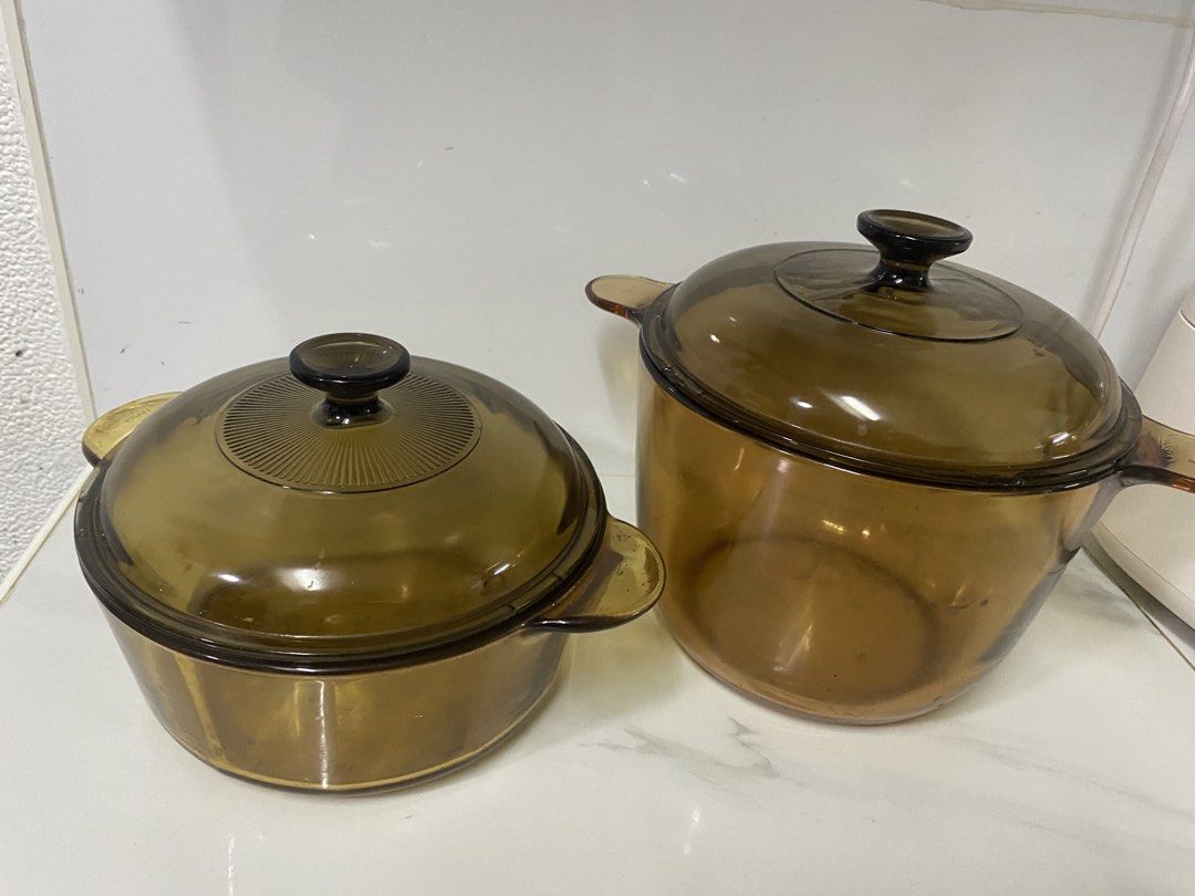 Vision Cookware (Category: Cookware & Accessories) located in Shah Alam. Submitted by acsapran (Listing ID 1452072967, Image 1). Description: Saiz besar ada small defect kat lid (See photo) Saiz sedang still ok To letgo (clearance item).