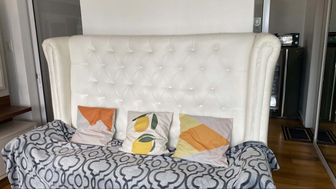 White Tufted Wingback Sofa (Category: Sofas) located in Malabon City. Submitted by queenheart16 (Listing ID 1452017975, Image 1). Description: Elegant white wingback sofa with tufted details. Perfect for your living room or lounge. For Pick Up only.