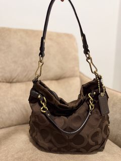 (Category: ) located in . Submitted by shopfoundandloved (Listing ID 1451807816, Image 1). Description: .