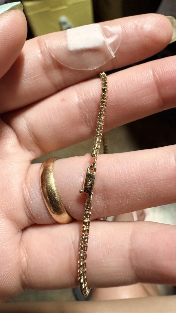 YG Green snake bite Tennis Bracelet (Category: Bracelets) located in Angeles City. Submitted by sum49 (Listing ID 1451968381, Image 2). Description: PAWNABLE❗️❗️❗️ Green Snake Bite Tennis Bracelet Round Brilliant Cut 1.20 carat Natural Diamond 18k Gold Japan Gold Setting with Certificate Size: 7" .