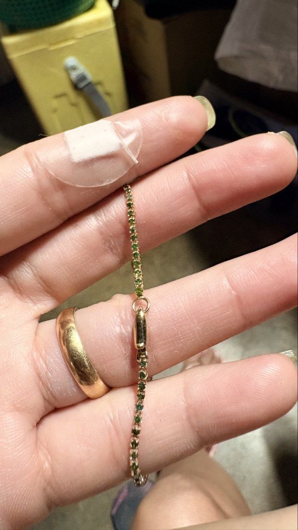 YG Green snake bite Tennis Bracelet (Category: Bracelets) located in Angeles City. Submitted by sum49 (Listing ID 1451968381, Image 3). Description: PAWNABLE❗️❗️❗️ Green Snake Bite Tennis Bracelet Round Brilliant Cut 1.20 carat Natural Diamond 18k Gold Japan Gold Setting with Certificate Size: 7" .