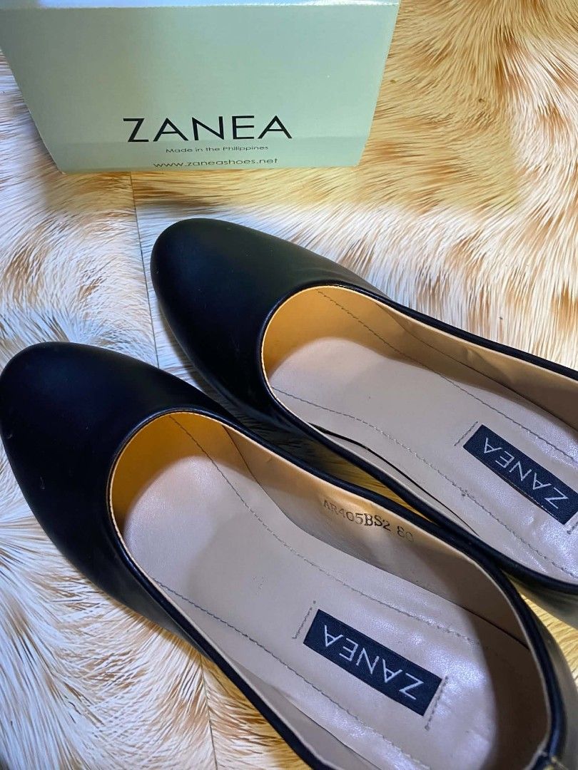 Zanea Black Heels CS 131 AT 2 (Category: Heels) located in Mandaluyong City. Submitted by oel_oniv.2996 (Listing ID 1451922702, Image 3). Description: - Brand: Zanea - Color: Black - Style: Classic pump with block heel - Size: 8 - Condition: Used (bought in Sm Store) - Features: Comfortable for work or casual wear - Includes: Original box only worn once , good a new.