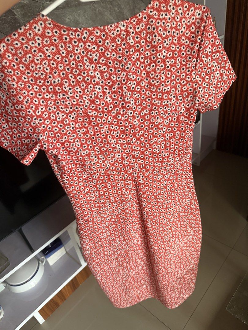 ZARA Dress Take all ( Tweed/Midi) (Category: Dresses) located in Marikina City. Submitted by declutter_keni24 (Listing ID 1452007111, Image 2). Description: 💕ZARA midi dress with a red orange base and a white floral print. Short sleeves and a V-neckline. Buttons run down the front. Fitted silhouette. Great for casual outings or dressing up. 💕ZARA Tweed Mini Dress with gold accent buttons.You can style it with bottoms ,shorts or trousers. Perfec