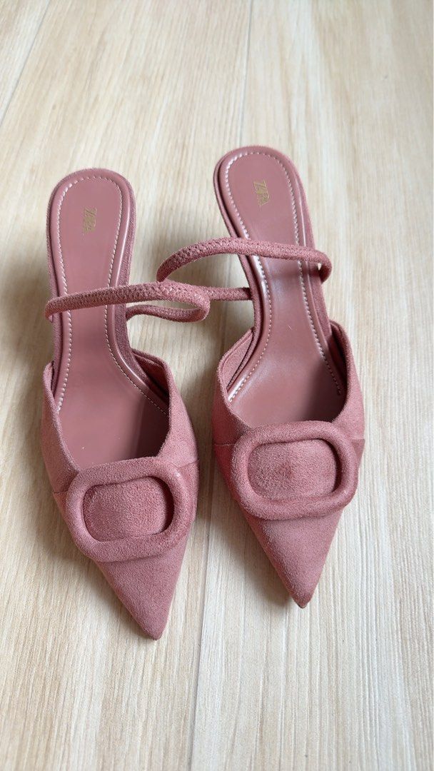 Zara heels （分類：高跟鞋）位於 Hong Kong。 由 girlboss_chic 提交（商品編號 1451925250，圖片 2）。簡介： Size 36 着過一次，個踭有花。