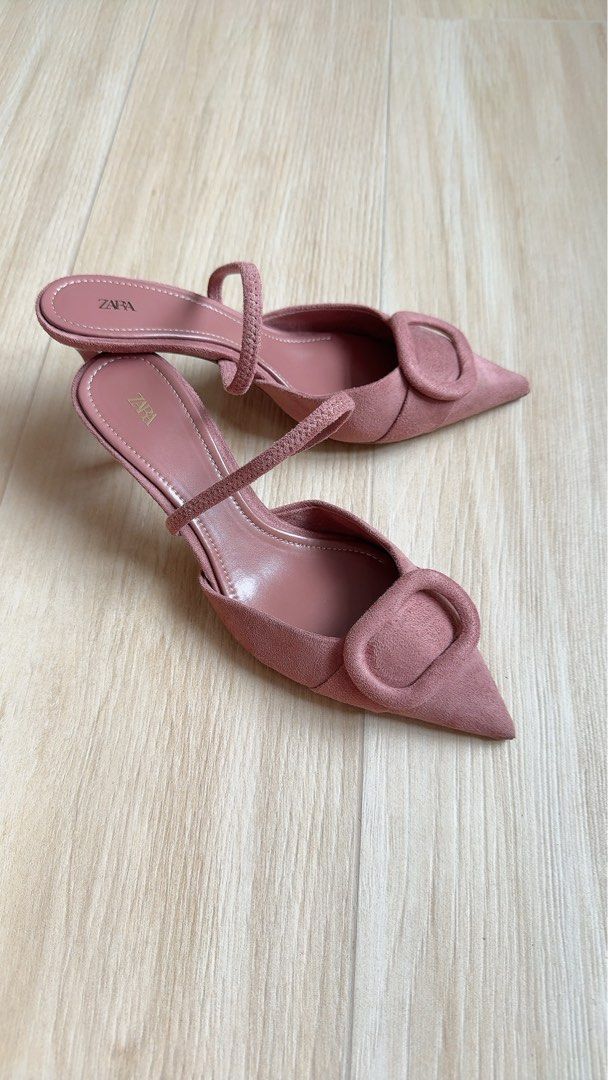 Zara heels （分類：高跟鞋）位於 Hong Kong。 由 girlboss_chic 提交（商品編號 1451925250，圖片 1）。簡介： Size 36 着過一次，個踭有花。