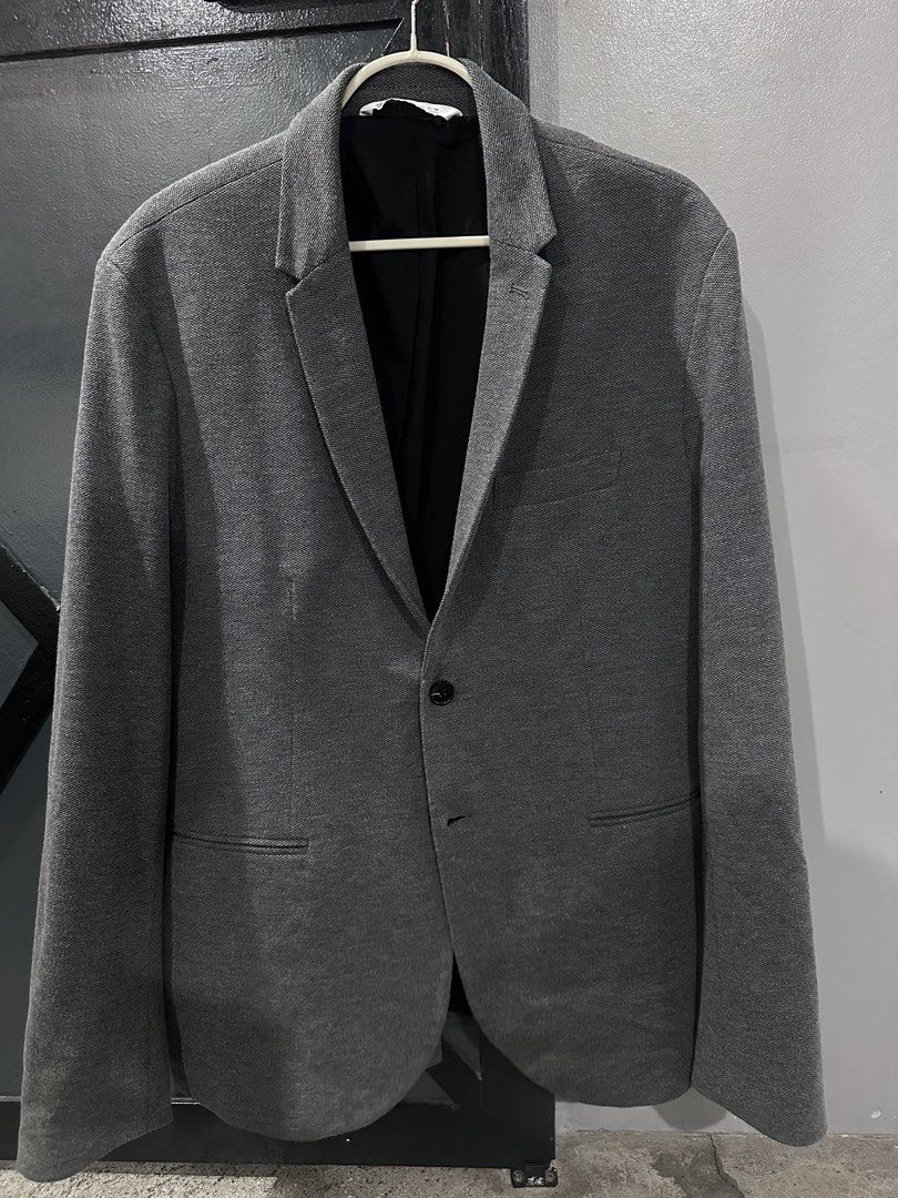 Zara Men's Grey Blazer XXL (Category: Coats, Jackets and Outerwear) located in Quezon City. Submitted by thejowsh (Listing ID 1444696470, Image 1). Description: - Zara Grey Blazer - Size: XXL - Made in Turkey - Features a two-button closure - Comfortable and casual style - Ideal for dressing up any outfit - Please check photos for detailed condition chest 22” shoulder 19” body 30” sleeve 27”.